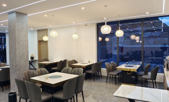 Lixian Bipeng Valley Yulan Huating Hotel