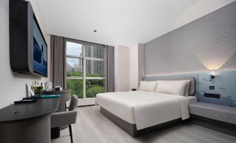 Xi'an North High-Speed Railway Station Atour Light Hotel
