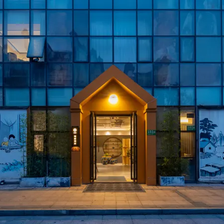 Floral Hotel·Ruili Hotel