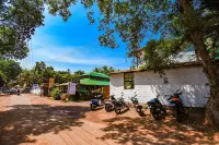 YogiTree Beach Resort & Cafe Hotels in Morjim
