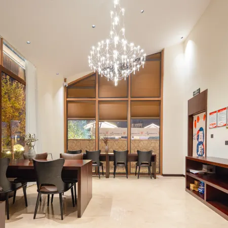 Floral Lux Hotel · Pomegranate Hotel