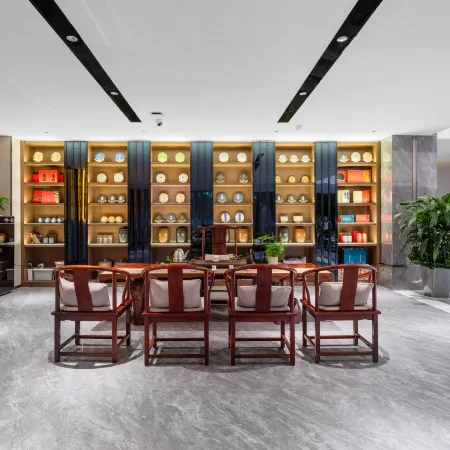 Doubletree Jingan Hotel (Shuangjiang County People's Government Branch)