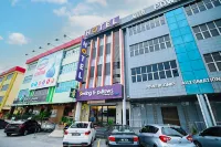 Swing & Pillows @ Kelana Jaya, Selangor Hotels in Mutiara Damansara