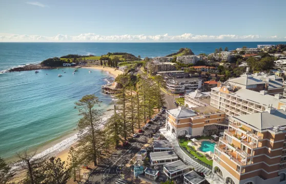 特里格爾皇冠假日酒店