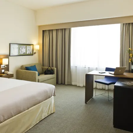 Novotel Deira Creekside Dubai Отели рядом с достопримечательностью «Торговый центр City Centre Deira»