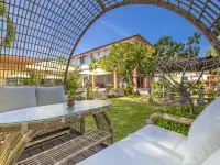 Tongtong Garden Holiday Hotel普吉島通通花園飯店 拉崴海灘附近的飯店