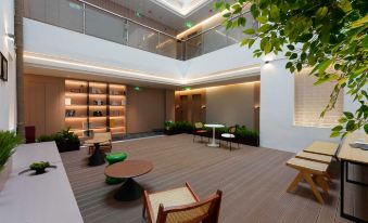 Fengning Apartment(Haizhu Square Branch)