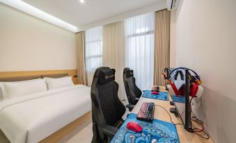 Yunjing E-Sports Hotel (Fengjie County High-Speed Rail Station)