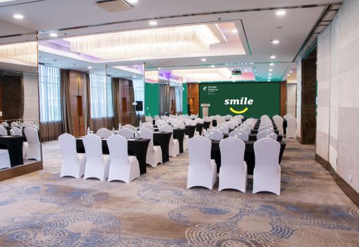 홀리데이 인 선전 둥화