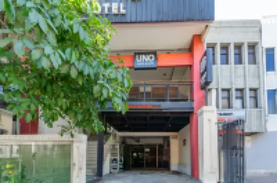 Hotel O Genteng Near Genteng Market Formerly Uno Hotel