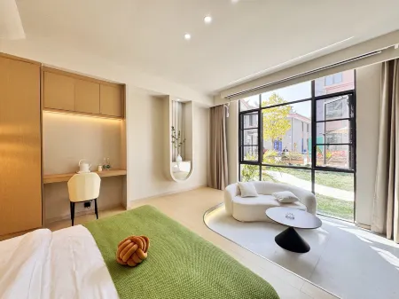 Chuxiong Alien Resort Hotel (Yihai Park Beach Branch) Отели рядом с достопримечательностью «Chuxiong Normal University»