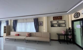 Lan Bua Resort