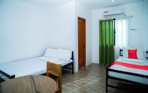 RedDoorz @ Guanzons Homestay Các khách sạn ở Del Carmen