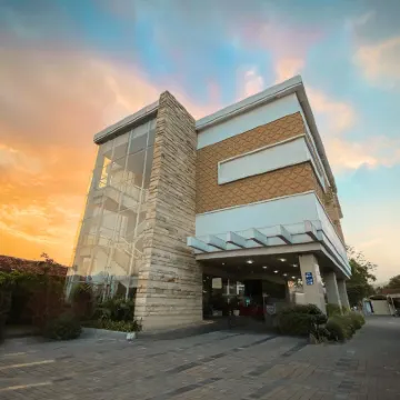 Vrata Hotel Yogyakarta Hotels near Plaosan Temple