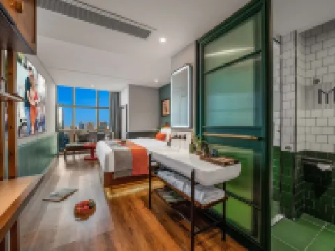 Chongqing Jiefangbei Hongya Cave Houju High-altitude River-view Hotel Hotels in Chongqing