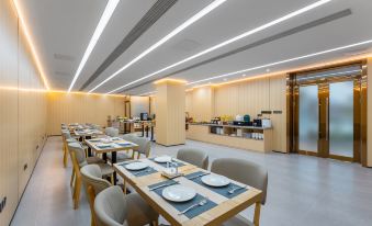 Yibo Hotel (Pazhou Exhibition Center Guangzhou Tower Branch)