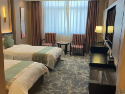 Jinyuan Hotel فنادق في فونينغ