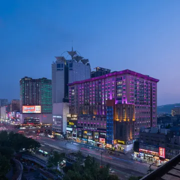Changsha Tuyi Oriental Hotel (Wuyi Square IFS Guojin Center Branch) Отели рядом с достопримечательностью «Wuyi Square»