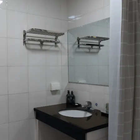 Changyang Meizheng Hotel (Qingjiang Jiuru Resort Area)
