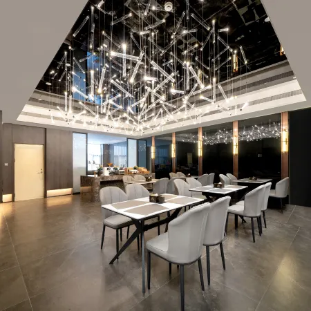 Aifeel Hotel (Central Avenue Xinyang Road)