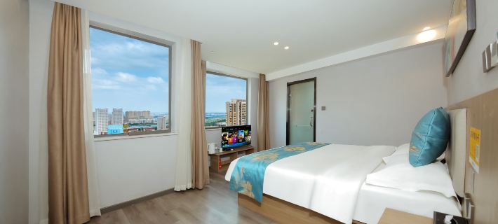 Yatu Hotel (Daminghu Station Huangtai Huanqiu Jiaju Expo Center Branch) Hotels in Jinan