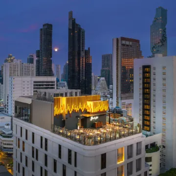 Mercure Bangkok Surawong Отели рядом с достопримечательностью «Сиам»