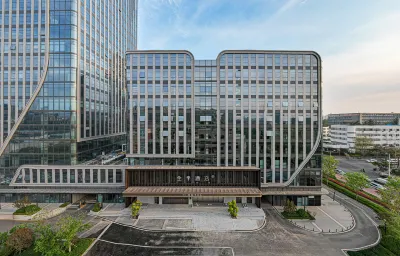 全季飯店(青島海爾工業園萬年泉路地鐵站店) 青島恆星科技學院附近的飯店