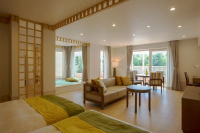 本館デラックス スイート禁煙 小谷流の里 ドギーズアイランドの写真