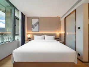 Lavande Hotel (Ganzi Batang Branch, National Highway 318)