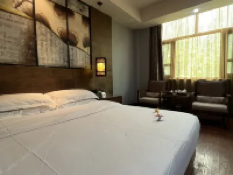 Pineapple Hotel Hotel di Linshu