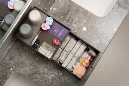 Royal Maple Hotel (Chengjisihan Square Branch) Отели рядом со станцией Hailar Railway Station