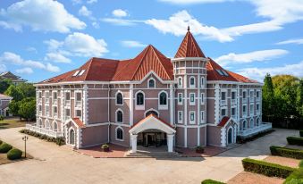 Universal Health and Wellness Fenghua Gold Coast Travel Center Homestay