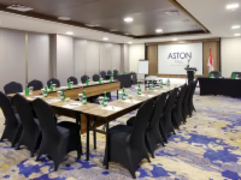 Aston Palu Hotel & Conference Center Hotels in Palu