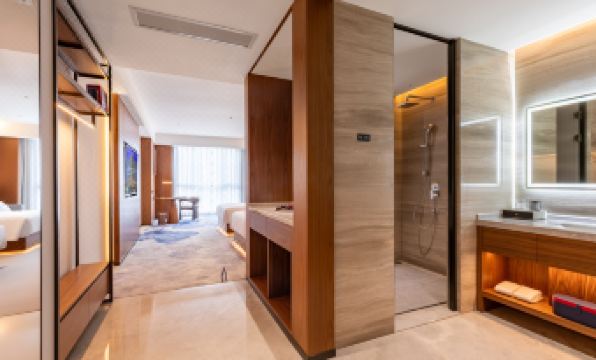 Huawei International Hotel (Dongguan Shijie Purple Sandalwood Museum Branch)