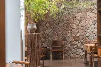 Luanchuan Shiye Homestay - Pools