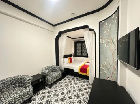 Phu Gia 113 Nguyen Thi Thap Hotels near Saigon Exhibition and Convention Center (SECC)