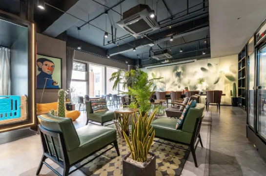 HÉONIC HOTEL & SUITES - Exclusive 2-3 Bedroom Family Suites+Curated Itineraries+Cat Coffee Empfohlen Photos