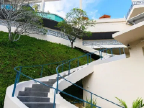 هيل توب ويلنيس ريزورت Hotels near سيام نيراميت بوكيت