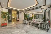 Royal Hotel - Vinhomes Ocean Park 3 Hotels in Van Lam