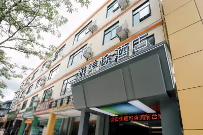 riverside holiday hotel Hotels near Taipingshan Pubu