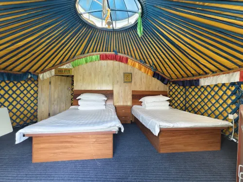 Dongwuqi Melintala Yurts Hotel - พร้อมอาหารเช้า