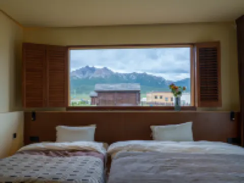 Guoluo Zhuosa Pastoral Snow Mountain Ranch Homestay Hotels in Maqin