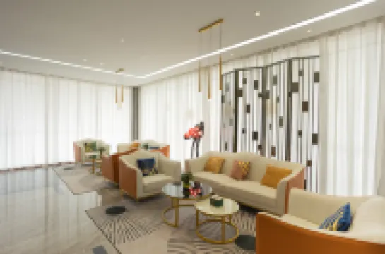 Manfeng Four Seasons Plus Hotel (Binyang Phoenix Lake Park Liwo Plaza Branch)