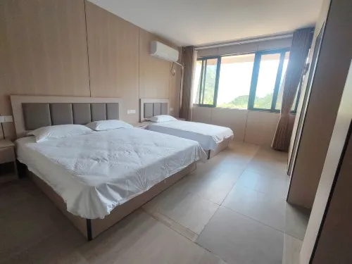 Lingqian Home Mountain Lake Homestay