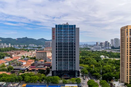 Orange Hotel (Chongqing University Town Xijie) Отели рядом с достопримечательностью «Chongqing Vocational College of Electronic Engineering University City Campus - Mechanical and Electrical Engineering Center»