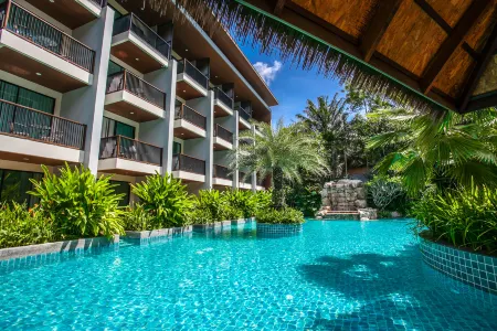 HULA HULA RESORT l truly tropical and fun wellness