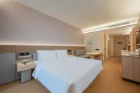 Hualuxe Hotels and Resorts（Haiyang Golden Conch Square) Hotel a Haiyang
