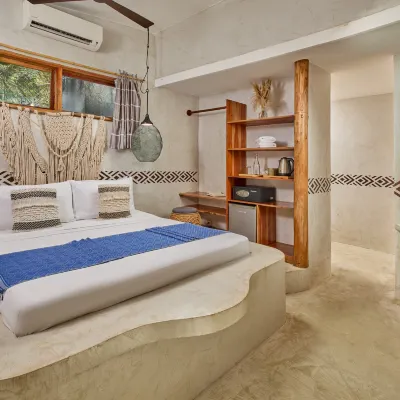 Happiness Boutique Resort El Nido Отели рядом с достопримечательностью «Пляж Коронг-Коронг»