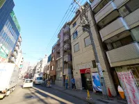 Yokohama Chinatown 3 min walk / Motomachi & Nihon-Odori Station 5 min walk / Cabin-style rooms