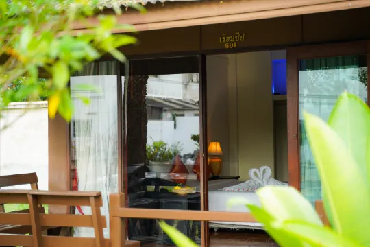 ห้องสวีท วิวสระน้ำ